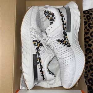 LIKE NEW Nike React Infinity Runs